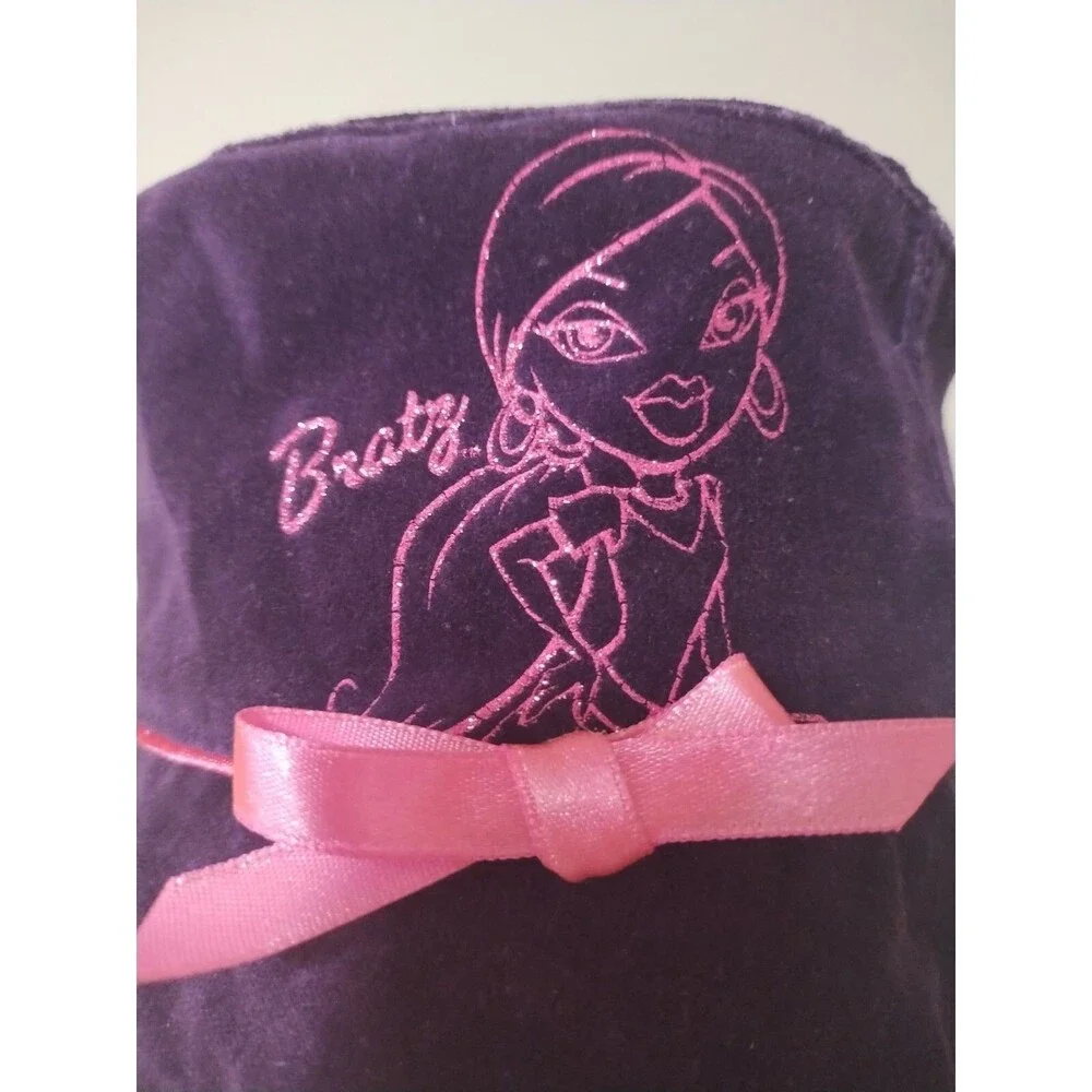 2004 BRATZ MGA Entertainment Inc. Girl Youth Bucket Hat Purple Velvet NEW! NOS